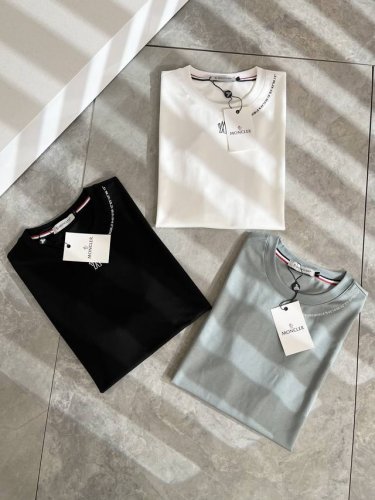 Moncler蒙家 2025春夏最新款男士贸易订单短袖T恤，全品相！！网红款！采用logo图案压胶设计！上身舒适透气，不僵硬，整体有着丰富的立体感，品质出口订单