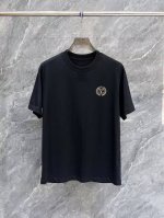 2630Ss新款短袖T恤 定制进口原版丝光面料 经典Logo设计 简单大方得体 时尚不失个性 上身休闲随性 内搭单穿皆可 彰显大牌气质 尺码 M 3Xl