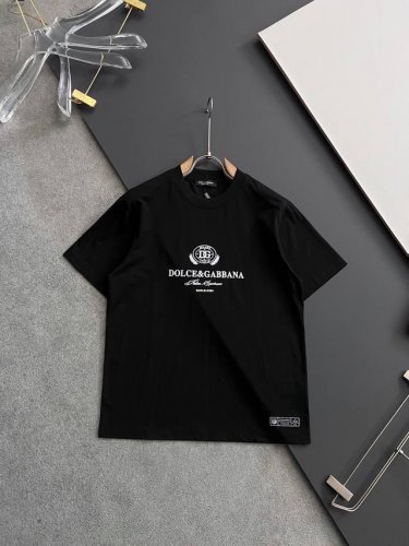 2025独家 新品！Dg*爆款工艺 美国杜邦公司所罗纳面料黑科技 爆款现货春夏短袖，简约基础衣橱神器， 休闲百搭必备款 做工走线质感一流，两色推荐 修身版型码数