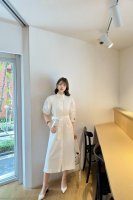 原版Ll.....2025夏季新款时尚圆领襟扣连衣裙 定制Yb进口斜纹全棉材质 垂顺舒适有型 沿用圆领开襟纽扣调节设计 增添造型层次感 直筒版型配合腰间本布腰带