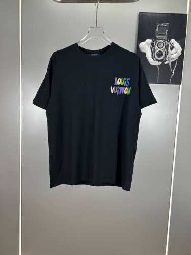 高端原版规格版本 路易威登 Lv重工印花Logo短袖T恤男女时尚同款 2025Ss新款纯棉双纱 定制面料采用威化布织法，超高端针织工艺，版型紧致立体，顺滑，上身