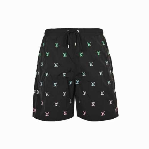 louis Vuitton 路易威登 25Ss 渐变刺绣小标沙滩短裤 1V 25Ss重工老花沙滩裤 原 P10,350购买；锦纶梭织面料 网格内衬、腰部抽绳配有