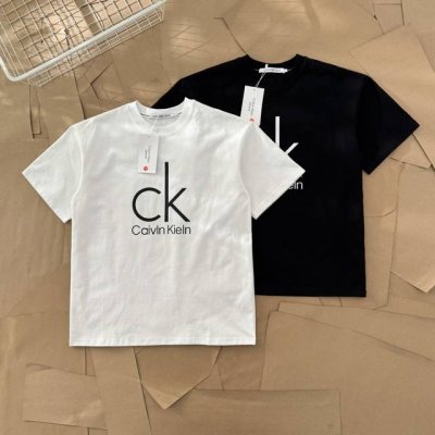 calvin Klein Ck夏季简约字母印花短袖T恤 518 -面料采用280G双纱爽滑棉，双纱的质感加上爽滑手感，面料整体重磅舒适，细节还原原版一比一，亲测