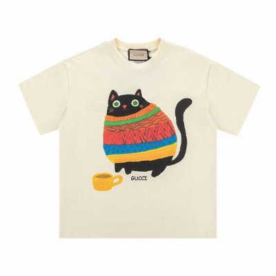 款号 344 gucci新品 无感印花 高克重短袖 选用客供定制针织100%纯棉面打造,面料手感细腻 厚实有质感的纯棉布 高密度的机织工艺 如棉絮般柔紧致舒适