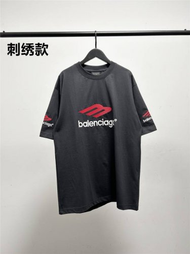 高版本 质量很好 原版包装 柜子最新款领标 巴黎世家 Balenciaga男女同款大刺绣品牌Logo字母短袖T恤 此款尺码偏大 最小Xs穿到 斤左右 最大穿到2