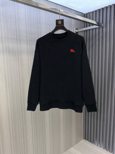 支持年后退换 P170 巴宝莉 Ss秋冬季时尚长袖卫衣 高端定制经典系列，时尚有型 经典圆领款式，简单大方，胸前经典品牌高档Logo设计 采用高档内里毛圈保暖极