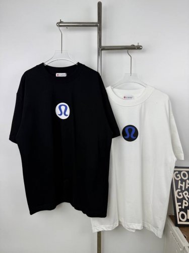 款号X44 Lululemon标识印花圆领短袖T桖 版型大 宽松有型且区别低版本瘦长版型上身拉胯 百分百承诺:顶级品质不做快餐货市面最高版本 顶级品质，280G