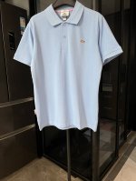 高端复刻 Lacost 鳄鱼 经典胸口小标刺绣Polo衫短袖T恤1:1 蓝 定制主标 辅料 水洗齐全 品牌精密刺绣标 领口翻领设计，经典百搭 正面胸前有鳄鱼刺绣
