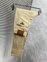 普拉*2025Ss春夏专柜同步爆款休闲西裤，本季必入百搭款式，上身极为出挑，超级百搭款 ，原版1:1复刻 专柜最新时尚元素设计，进口定织高品质欧棉面料，版型超好
