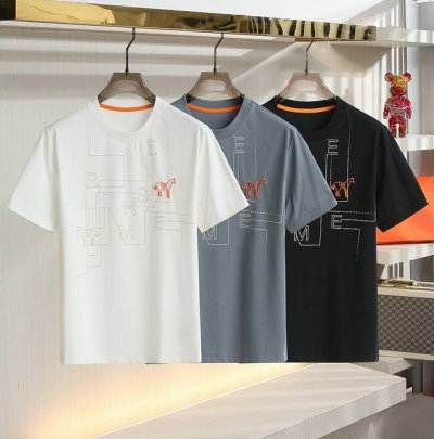 H家 2025夏季新款 男士短袖 时尚圆领T恤 此款 采用立体拱桥绣 高密度刺绣 印花！经典品牌图案！工艺精湛 大气而精致 设计感十足！面料更是采用进口丝光棉