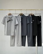迪桑特翻领polo衫+冰丝高弹长裤套装 不拆卖 迪桑特2025夏季新款外套套装 此次与历史悠久的著名都市运动风格推出了一系列面料上乘兼顾运动与时尚的产品 每一款