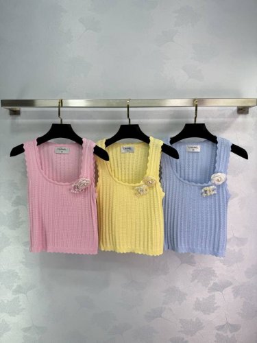 ch*25春夏新款背心上衣 U领花边设计 少女风减龄又时髦！胸前立体Logo低调奢华，宽松版型百搭不挑人上身美的不要不要的！3色3码Sml。