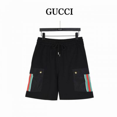 gucci 古驰 红绿织带侧口袋休闲短裤 夏日气质穿搭 诚意推荐这款短裤 高级感满满的颜色 上身清爽干净又简约百搭 随意配件深色点的T恤就能帅气的出门 定制的高