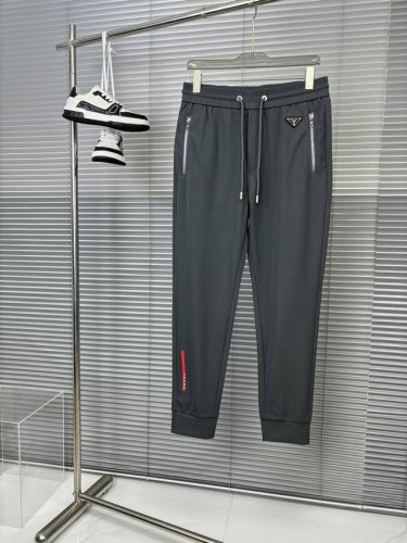 pd男士休闲裤上身效果非常好真正的大货订单 恰到好处的修身版型 上身效果非常好能很棒的体现男性修长体态 这种时装在明星中们时尚大咖们中出镜高 跟随潮流时尚打造自