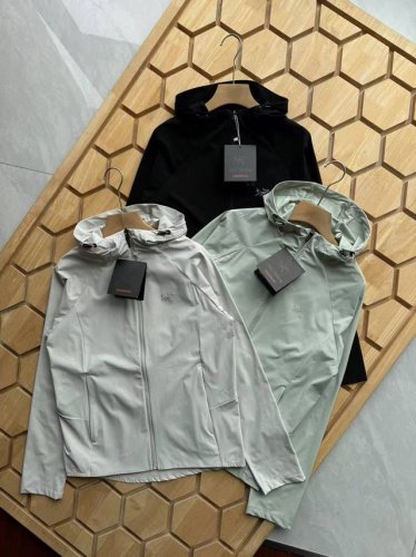 Arc'teryx 始祖鸟户外休闲轻量高弹性风壳新款皮肤衣 官网同步 Arc'teryx 始祖鸟防晒皮肤衣 剪裁:修身剪裁，后中长约73Cm，落尾下摆风帽:简洁
