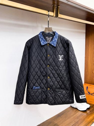 P440 路易威登Lv 官网同款，同步发售！新款棉服男士加棉夹克外套，原单三标齐全高端版本！带隐藏帽，专柜定制面料 透气舒适度高，细节无可挑剔，品牌元素设计理念