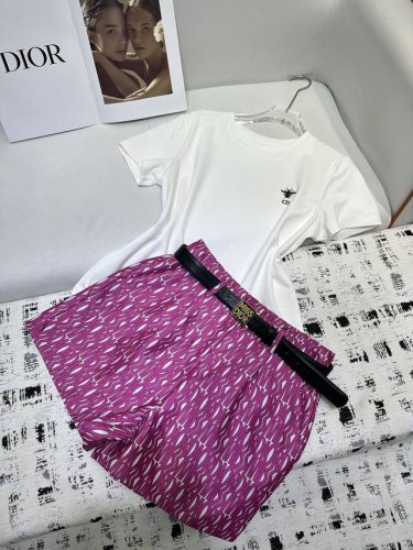 dior* 2025新款圆领短袖上衣短裤套装 小蜜蜂刺绣装饰 做工精致 两色Smlxl