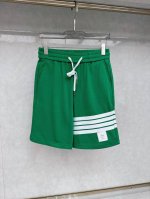 tb 2025夏季新款男士休闲短裤，高级定制面料透气面料 透气弹力舒适度极高，细节无可挑剔，顶级辅料配备，原版Logo设计理念，手感细腻柔软！上身版型超赞！尺码