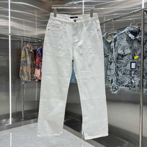 Lv 路易 25新品 后口袋字母Logo压硅胶牛仔裤！特定最新品牌皮标 重磅单品~私渠稀有臻品 客供五金辅料 进口客供定织牛仔棉布面料,时尚又个性 超级百搭好看