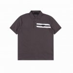 prada 普拉达 胸前三角标双杠短袖Polo衫 选用棉质珠地网眼布，衣领为双系统提花定织扁机制成，有弹性，不变形，衣服全部原生布捆边，前胸双层面筒，无明线，无