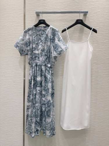 christian Dio*R2025Ss新款 印花连衣裙 Yb面料 时髦低调气质又奢华高级！版型百搭不挑人，原版定制科技面料 做工品质看细节。白富美必入！强烈