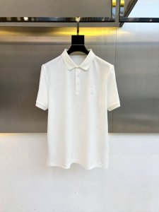 爱马仕、2025夏季新款男士翻领短袖Polo衫。选用100%海岛长绒棉因产量稀少而格外珍贵的Pima棉 皮马棉来自美国，是极品特长绒棉 Els 的统称与一般棉花