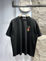 p230Dior*迪奥 微钻字母短袖T恤 *采用280克新疆棉冰感索罗娜面料 具有凉感冰皮，这种面料采用了新疆棉作为主要成分，保证了面料的舒适度和耐用性。同时，