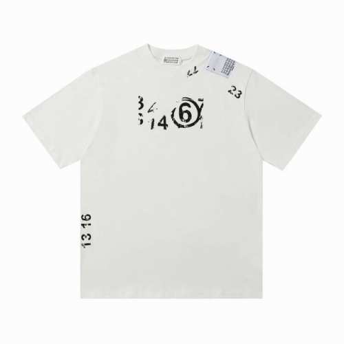 Mm6T恤宽松版型高密度针织，面料240克双纱，1*1双纱螺纹，手感柔软舒适，工艺采用网点印花绒面拉浆工艺，立体感十足，手感柔软舒适，不变形，宽松版型，男女同款