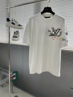 驴牌 25Ss夏季新款短袖T恤！专柜同步，每一件都是纯手工画制而成.独特的Logo 个性艺术系列全网独家首发 百搭款细节处理完美240克纯棉面料十分精致 原版面