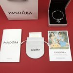 pandora潘多拉手链顶级最高版本』 重磅来袭通过关系搞到一批海关扣押的pandora手链 全球最火的款式之一 可以承载岁月的经典之作 永不过时 独家渠道 详