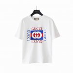 实拍细节图+尺码表 Gucci 古驰 方块字母双Glogo短袖T恤 选用客供定制针织 %纯棉面打造,面料手感细腻，厚实有质感的纯棉布 高密度的机织工艺，如棉絮般
