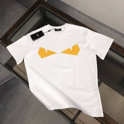 fendi 芬迪 最新夏季情侣款.经典小怪兽圆领短袖T恤 面料质感呈现完美效艺 工艺化水洗后的棉料更贴合厚实.柔滑垂坠 单穿内搭均适宜 新型的荧光色眼睛印花图案