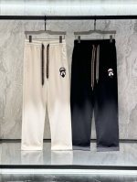 芬迪，2025春季新品，专柜同步有售，原单狠货，时尚休闲裤，采用进口聚酯纤维尼龙透气面料，顶级印花工艺字母图案装饰Logo，原版五金辅料装饰，档次极高，舒适透气
