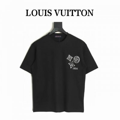 Louis Vuitton 路易威登 Lv 25Ss 胸口三花短袖T恤 面料采用定制240G 26支特滑双股精棉平纹高密无尘全棉布料。前幅高密度加厚，走线平整，