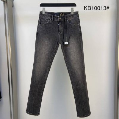 D&G2025夏季新款 薄款原单狠货牛仔裤 原版五金皮牌 版型超正.修身不紧身 超级有范 原版定制水洗牛仔面料 原版五金辅料开模 上身帅气十足 码数 29-36