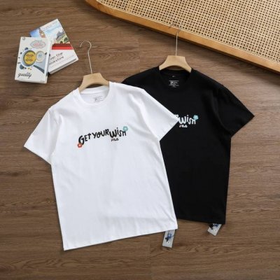 品牌：斐乐 Fila 尺码：M-L-Xl-Xxl-Xxxl 颜色：白色-黑色 类型：男士运动速干T恤 材质：230克运动户外科技棉 领型：正肩款圆领 袖长：短袖