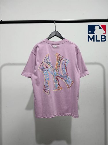 高品质！Mlb柜子新款后背洋基彩线印花大Logo短袖T恤！三标齐全，三联吊卡，原厂包装！通肩压条保证舒适性！高端品质2025Mlb Ny 彩线涂鸦款 情侣圆领短
