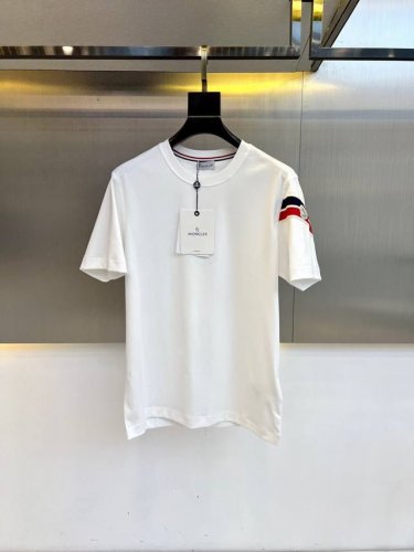 Mon蒙口、2025春夏新款短袖T恤，定制专属纯棉面料，定制原版工艺螺纹，重工毛粘Logo工艺设计！简约大方，从容百搭，完美融入时尚还有风情感一款完美符合外穿的