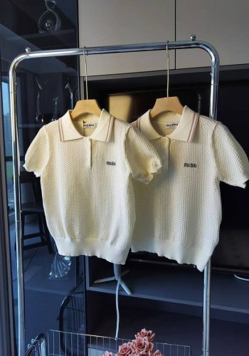 miumiu缪缪25Ss新款夏季女款冰感镂空针织短袖， 专注品质随意对比 颜色：杏色 尺码：S M L
