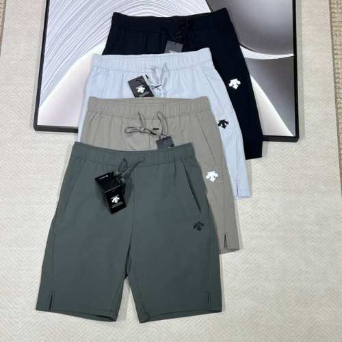 Descente迪桑特25Ss夏季新款冰丝速干休闲短裤 ！ 迪桑特家新品 休闲短裤油滑细腻亲肤，还有360°的自由活动滑爽空间，无拘无束的自在感！ 触感爽滑，质