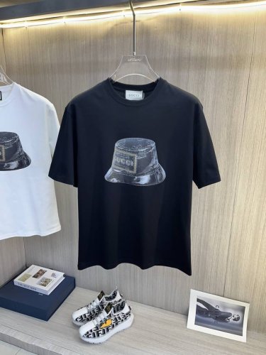 Gucci古奇 2025Ss春夏最新款短袖T恤出货啦 2025新款T恤 高版本专用面料 高克重纯棉丝光面料 上身舒适不失挺阔 针脚刺绣工艺 数字印花 植绒工艺