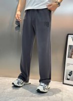 wang*亚历山大王25Ss新款休闲裤.直筒设计.采用定制铜氨丝空气层混纺面料，抗皱不粘灰抗静电，面料柔软舒适有垂感.立挺上身有型！微阔版型设计，立体裁剪设计拉