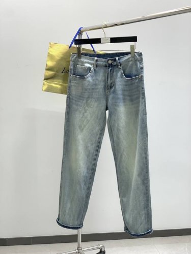 polo， 2025春季新品，专柜同步有售，简约时尚休闲水洗牛仔裤，原版进口面料，舒适透气，顶级印花工艺字母图案装饰Logo，原版五金辅料装饰，档次极高，独特设