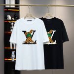 路易威登Lv夏季龙年限定版新款男女同款！ 面料亲肤柔软，高品质印花，极具立体感，触感肌理效果，辅料齐全， 精致百搭！ 颜色：黑色 白色 码数：S-3Xl