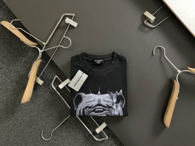 ba*宽松版型 25早春最新黑色直喷工艺潮流专柜版本微宽高克重重磅短袖，高端品质专柜原单圆领短袖，顶级制作工艺进口面料，专柜款独特设计，采用进口高端订制进口丝线