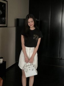 herme爱玛家！专柜款！胸口丝网印花圆领丝光棉短袖T恤！三标齐全！两色！码数M L Xl Xxl，现货发！ L码胸围96衣长60