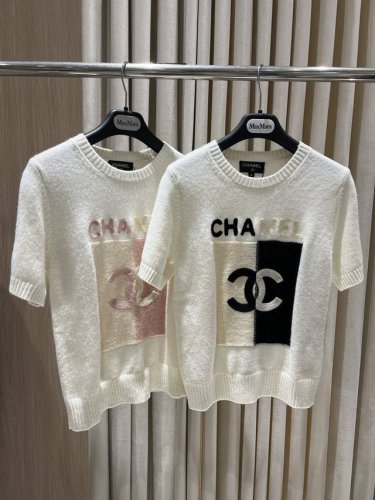 新品Ch 中古针织半袖～整体风格优雅、甜美又带有一丝法式精致感，非常适合日常穿搭与拍照打卡。 Chanel-Inspired Colorblock Terry