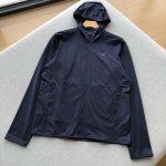 户外飞鸟Kvanite系列~Lthoody拉链连帽夹克 特殊渠道流出，价格P小贵，千万别拿台州货、江门货来比价，云泥之别的东西没什么可比性，这种客供功能性面料根