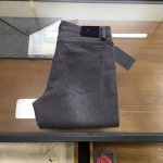 新品牛仔裤 Kiton... 2025新品牛仔裤，专柜同步有售 三标齐全，细节完美，原单狠货，水洗休闲牛仔裤，进口原版水洗弹力面料，舒适有弹性，精致设计 形象逼