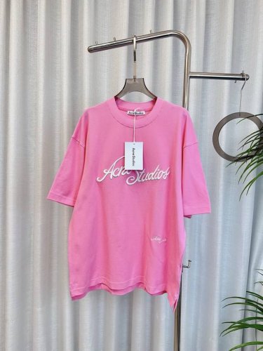 ac*E新款珠地草写刺绣徽标Logo T-Shirt 定制珠地面料 质感好 舒适透气亲肤 采用高密度刺绣徽标Logo点缀 双侧边开衩设计 洋气减龄哦 男女同款